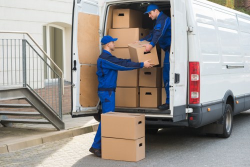Packing fragile household items in Boundsgreen