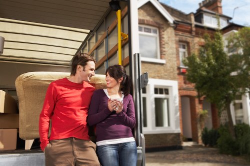 Van loading support for residential and commercial moves near Boundsgreen